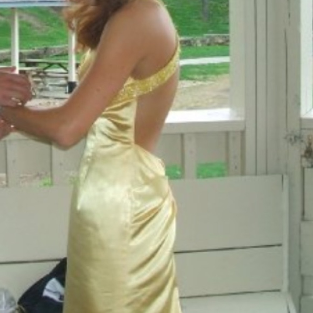 💛Henri’s Cloud Nine Backless Yellow Embellished Prom Dress